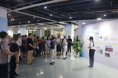 政協委員集中參觀武漢科技館 5G綜合體驗館引關注